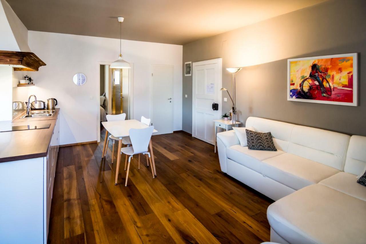 روفينج Apartment Festina Lente المظهر الخارجي الصورة
